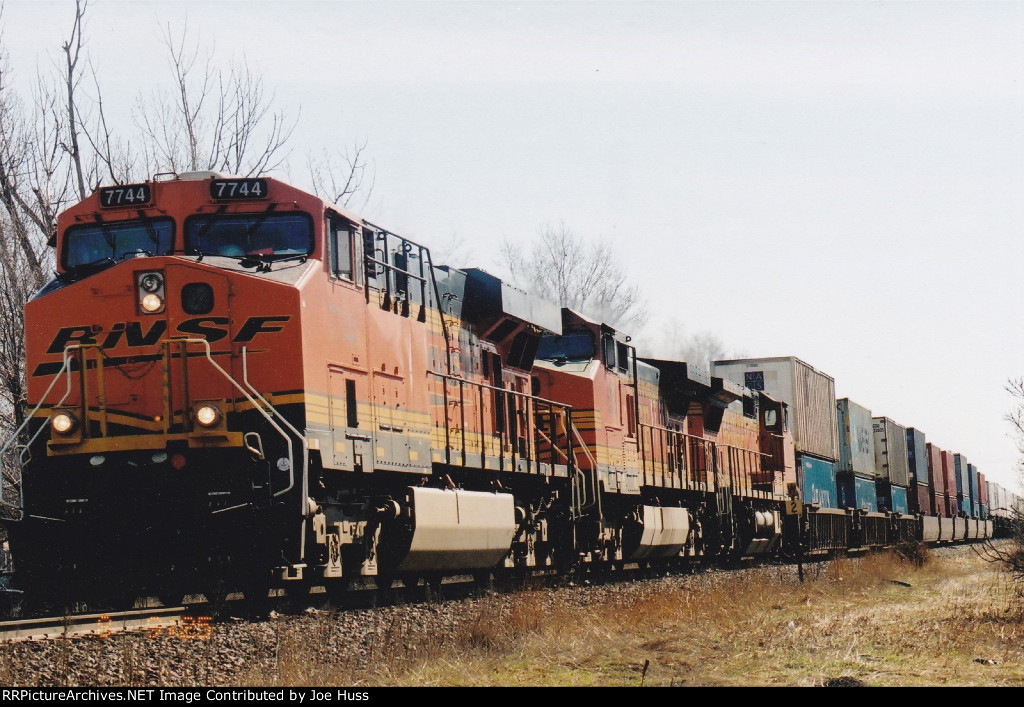 BNSF 7744 West